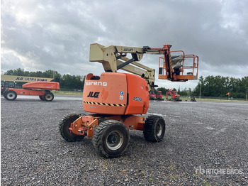 Articulated boom JLG