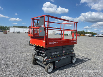 Scissor lift SKYJACK