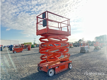Scissor lift SKYJACK