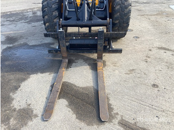 Wheel loader 2023 JCB 409 Wheel Loader: picture 4