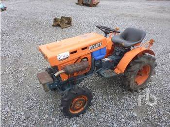 Compact tractor KUBOTA B5001DT 4WD: picture 1