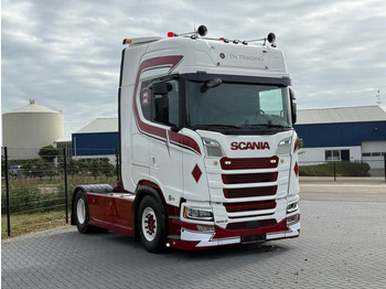 Tractor unit SCANIA S 500