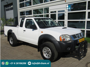 Van NISSAN Navara