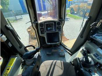Lease a Caterpillar D6T NVT Caterpillar D6T NVT: picture 4