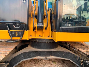 Crawler excavator CAT 307.5: picture 4