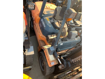 Diesel forklift TOYOTA