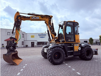 Wheel excavator JCB