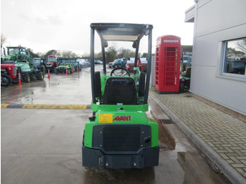 New Compact loader AVANT 423: picture 4