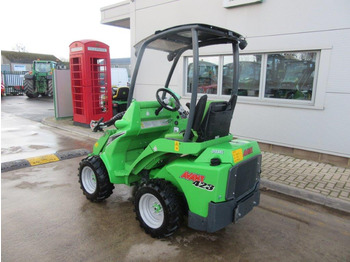 New Compact loader AVANT 423: picture 3