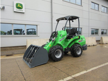 Compact loader AVANT