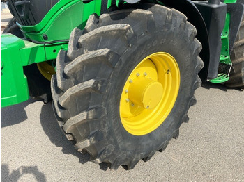 Farm tractor John Deere 6R 250: picture 2