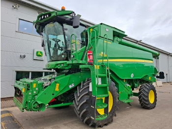 Combine harvester JOHN DEERE T670