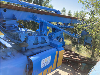 Drilling rig FOREUSE PIEUX TARIERE CREUSE: picture 4