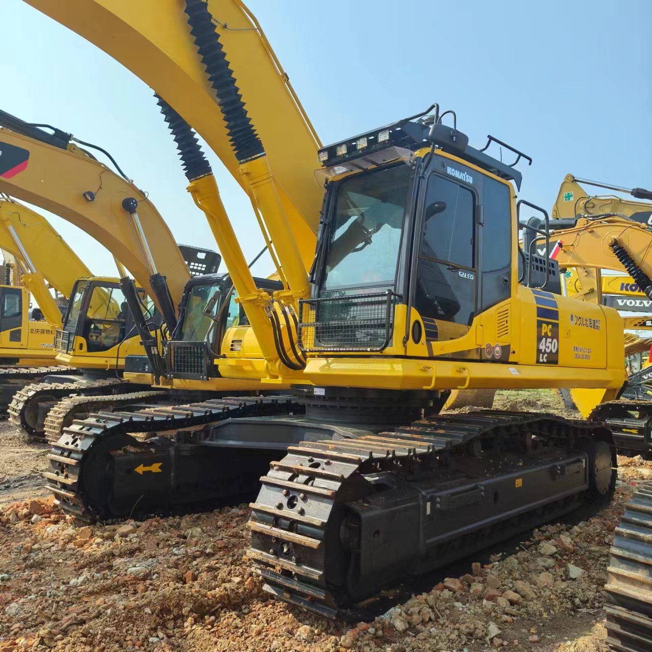 Crawler excavator KOMATSU PC450: picture 3