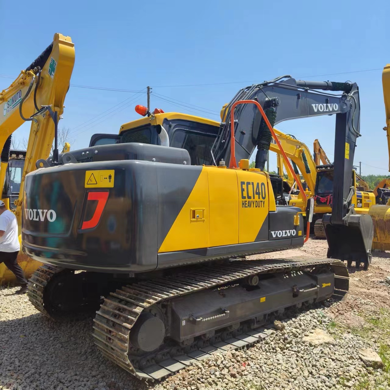 Crawler excavator VOLVO EC130: picture 4