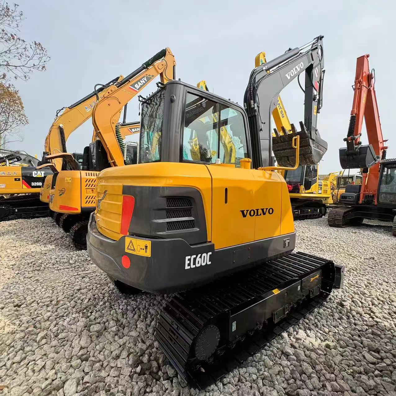 Mini excavator VOLVO EC60: picture 5