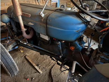 Farm tractor 1963 Ford Dexta: picture 5