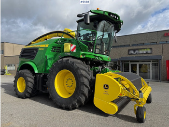 Hay and forage equipment JOHN DEERE 8200