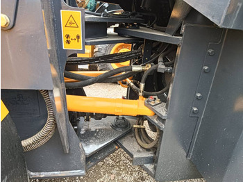 Wheel loader Liugong 835: picture 2