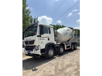Concrete mixer truck SINOTRUK HOWO