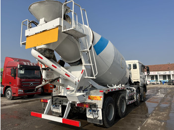 New Concrete mixer truck HOWO 混凝土搅拌车: picture 5