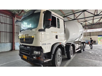 Concrete mixer truck SINOTRUK HOWO