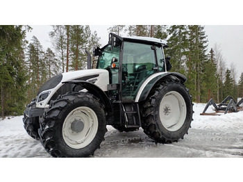 Agricultural machinery VALTRA A134