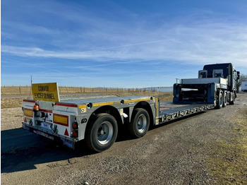 Low loader semi-trailer