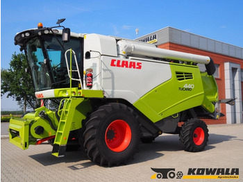 Combine harvester CLAAS Tucano