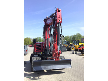 Wheel excavator Yanmar B110W: picture 5