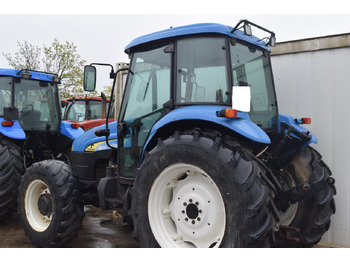 Farm tractor New Holland TD 5040: picture 3