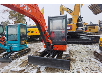 Mini excavator Kubota U35: picture 3