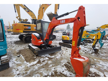 Mini excavator Kubota U35: picture 4