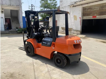 Diesel forklift Toyota FD30: picture 3 Diesel forklift Toyota FD30: picture 3