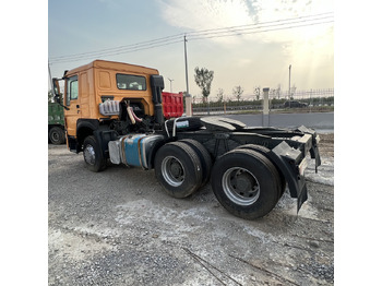 Tractor unit SINOTRUK HOWO
