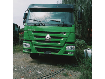 Tractor unit SINOTRUK HOWO: picture 3