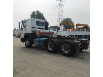 Tractor unit SINOTRUK