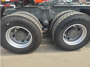 Tractor unit Sinotruk Howo 420: picture 2