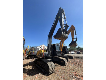 Crawler excavator Volvo EC240: picture 2