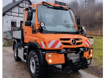Dropside/ Flatbed truck UNIMOG