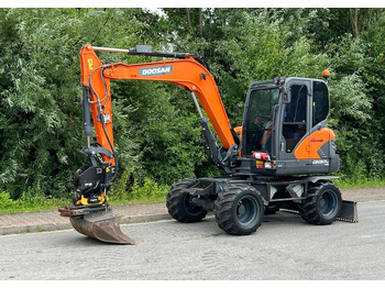 Wheel excavator DOOSAN DX57W