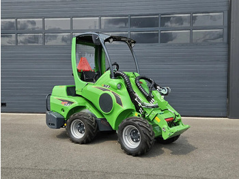 Compact track loader AVANT