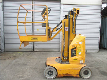 Vertical mast lift JLG