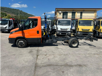 Crane truck IVECO DAILY 35-140: picture 2