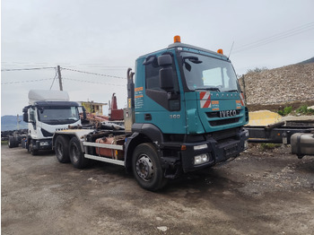 Hook lift truck IVECO Trakker