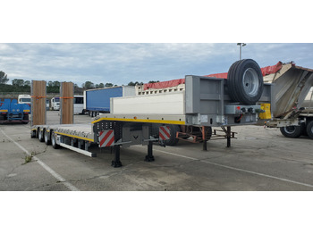Low loader semi-trailer