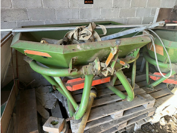 Fertilizer spreader