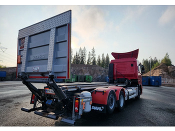 Cab chassis truck Iveco S-Way 6x2 LNG: picture 4