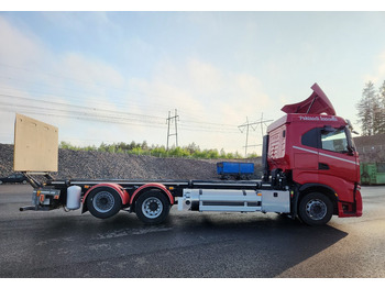 Cab chassis truck Iveco S-Way 6x2 LNG: picture 5