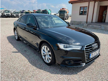 Sedan AUDI